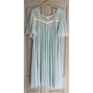 Vintage Miss Elaine Light Blue Satin Lace‎ Trim Nightgown Women's Large Flaws